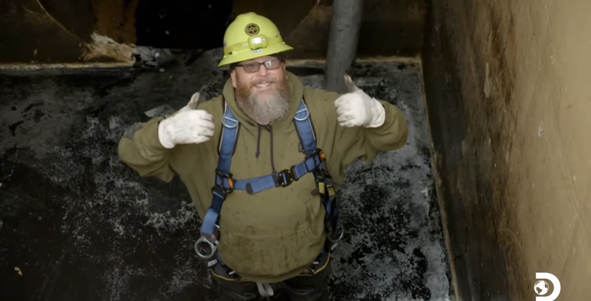 JoshJeffi's tweet photo. Another Episode of #SewerDivers airs in 30 minutes. Over/Under number of minutes the @neorsd crew is on is set at 6.5. https://t.co/aT0VR0tsBA
