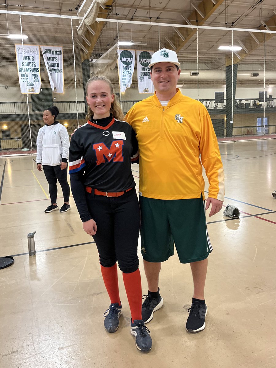 THANK YOU @jmrw20 and the entire @MasonSoftball team for a great winter camp today! 

#BeDauntless 💚💛