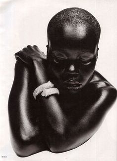 blackgidget's tweet photo. Sun rays
painted
work
of art
brown
melanated
skin
#deepened
#10wordjournal #deepens https://t.co/RRHdzBitct