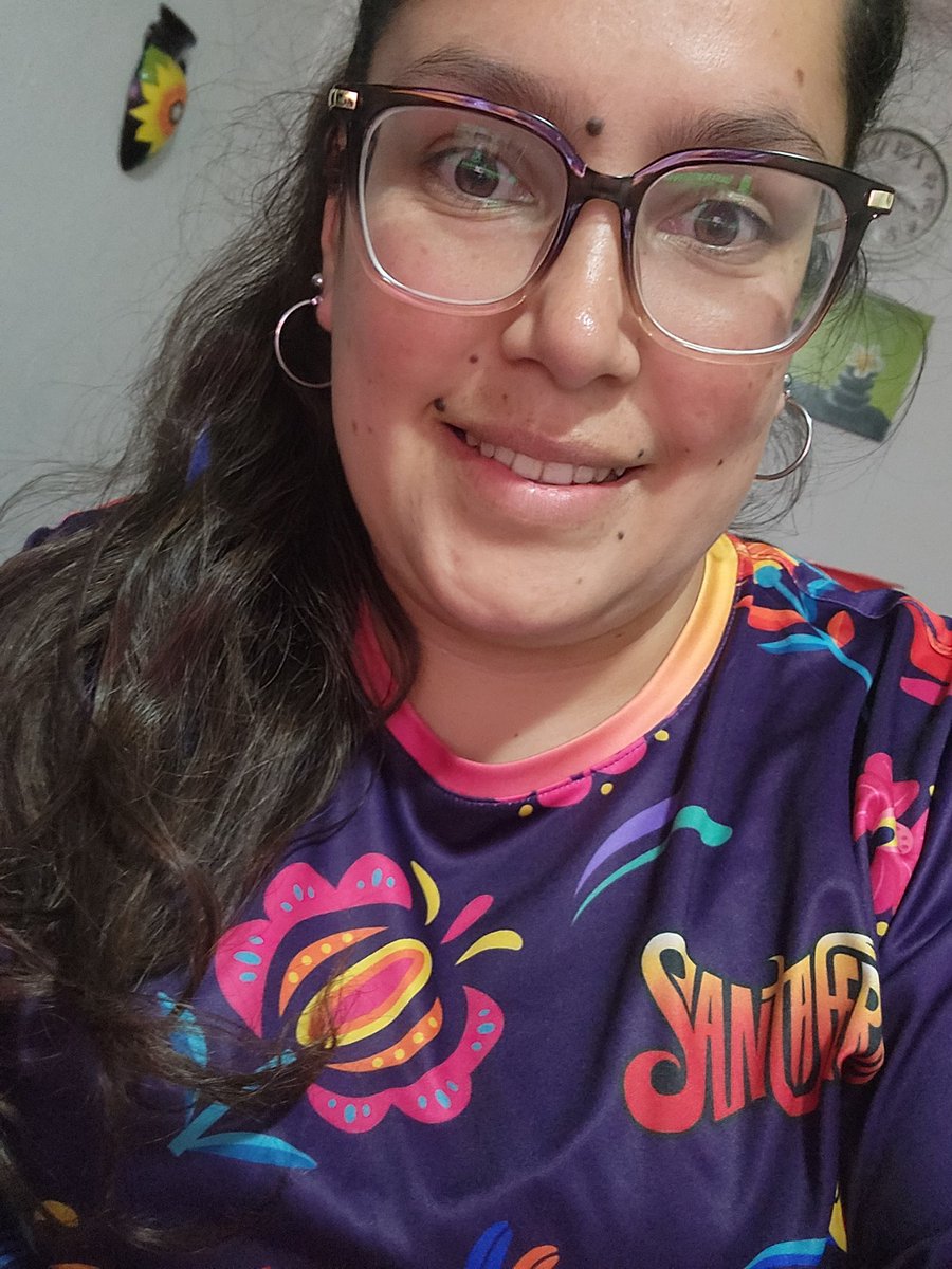 Gaby_NSM's tweet photo. Lista para ver al huracán bailable 🧡 @Santaferia el mejor grupo de Chile que hoy lleva el medio mambo al #FestivalDeOlmue2023  
Hoy lejos la mejor noche 🙌🏻 @grupoentremares ❤️ y  @Santaferia  🧡 https://t.co/O1OHW011Sp