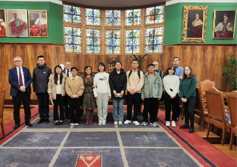 En novembro 2022 startis la 2-jara magistriga programo pri interlingvistiko kiel specialiĝo kadre de lingvistiko kaj informmastrumado en la Universitato Adam Mickiewicz en Poznano (Pollando). edukado.net/novajhoj?id=882