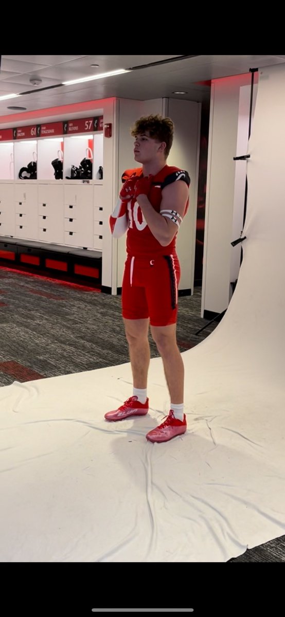 Had a great time being back at UC today! Cant wait to be back soon! @CoachTomManning <a href="/zeb_speir/">Zeb Speir</a> <a href="/CoachSattUC/">Coach Satterfield</a> <a href="/Coach_Cass/">Cass Simmons</a> <a href="/UC_Recruiting/">Cincy FB Recruiting</a> <a href="/DB_CoachCoombs/">Kerry Coombs</a> <a href="/coach_stepp/">Coach Stepp</a> <a href="/CoachCardwell_/">𝑪𝒐𝒂𝒄𝒉 𝑵𝒊𝒄 𝑪𝒂𝒓𝒅𝒘𝒆𝒍𝒍</a> <a href="/CoachPeteThomas/">Pete Thomas</a>