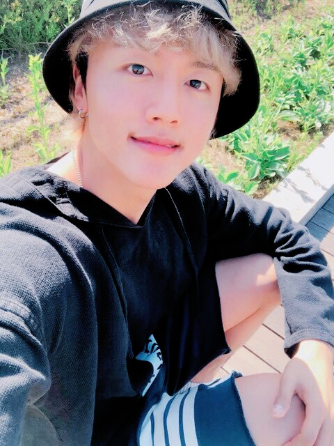 sensualesf9's tweet image. ˹ ⠀  𝐄. ⠀ ⠀   📸 ⠀ ⠀   𝐕𝐄𝐍𝐓 ⠀ ⠀   ! ⠀ ⠀  #𝕦͟𝕡͟      ⋆     dᥲtᥱ ⠀  : ⠀#𝐓𝐖𝐈𝐍𝐊𝐒_3rd𝗖𝗕𖤣 .

Nuestras compañeritas de empresa regresan y claro que Thyon no iba a perderse ni loco de #𝗸𝗻𝗼𝗰𝗸𖡫𝒌𝒏𝒐𝒄𝒌 en la puerta de su show, ¡mucha suerte!