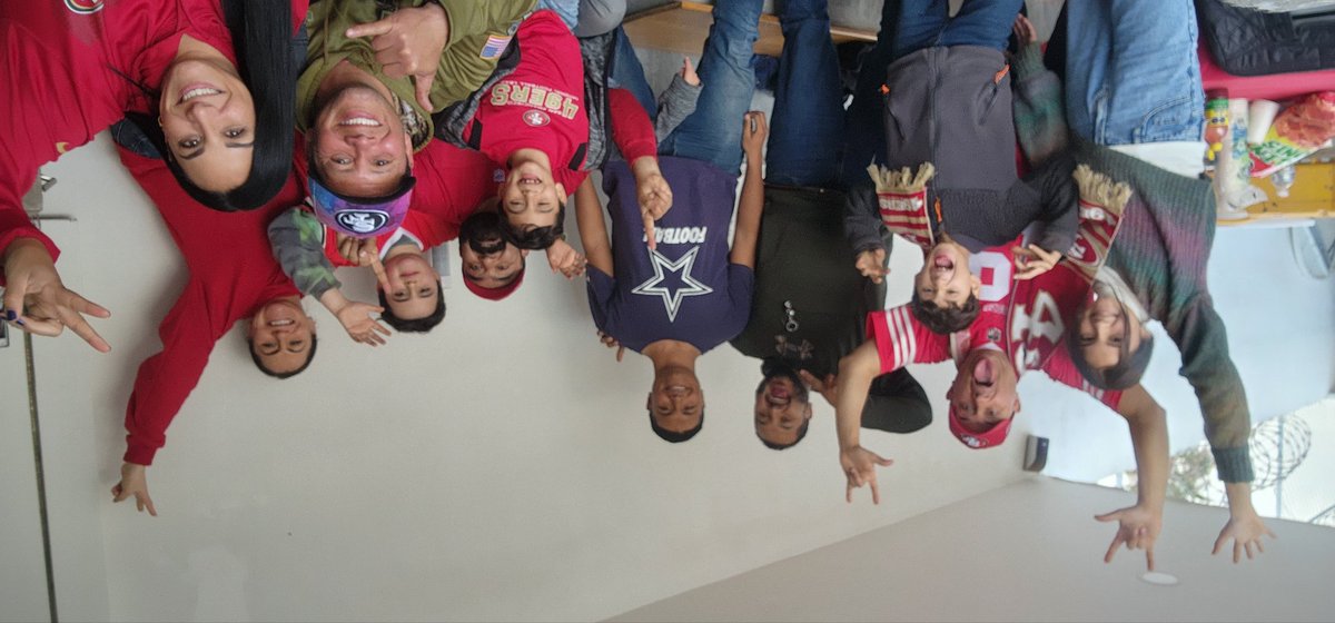 bart2123's tweet image. Disfrutando en familia.
Saludos desde ensenada 
#NFLPlayoffsTUDN