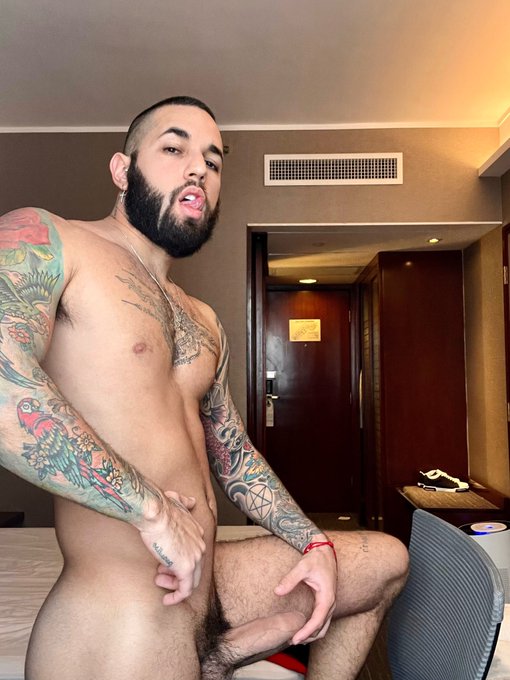 What&rsquo;s good Hong Kong? 😏 https://t.co/LSFkSUTBVZ