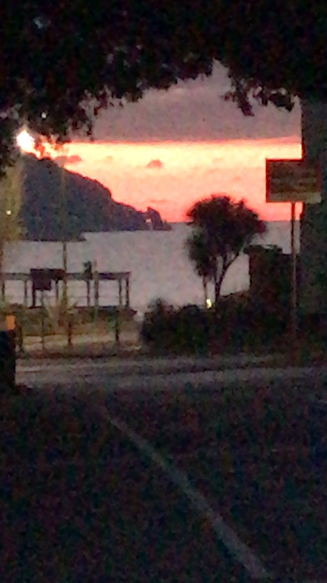 Shockingly poor photo but you get the idea. The sunrise over the bay👌🏼 #Torbay #Torbaydos