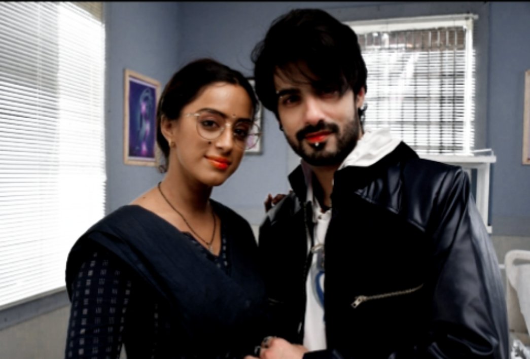 Hourly_AbrarGun's tweet photo. -- 23 Jan 2023 -- ✨️❤️🧿

#YehHaiChahatein #RuSha #NayAt #AbrarGun https://t.co/wuBteWycmL