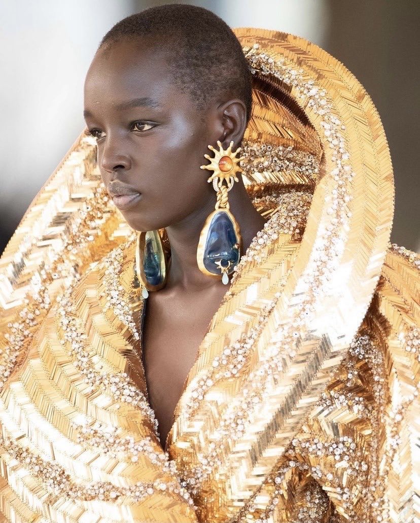 Happy Schiaparelli couture day