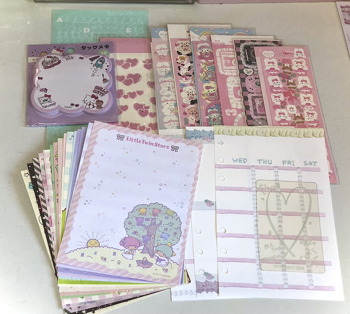 0201luver_'s tweet photo. wts lfb ph 🎧

deco stickers set (notepads + stickers + pc frame) - 300php + pf

⁃mop : gcash
⁃payo
⁃reply / dm to claim! (mine + pic)

carrd : https://t.co/PTqaco9F5l https://t.co/Pzf1IvDk4I