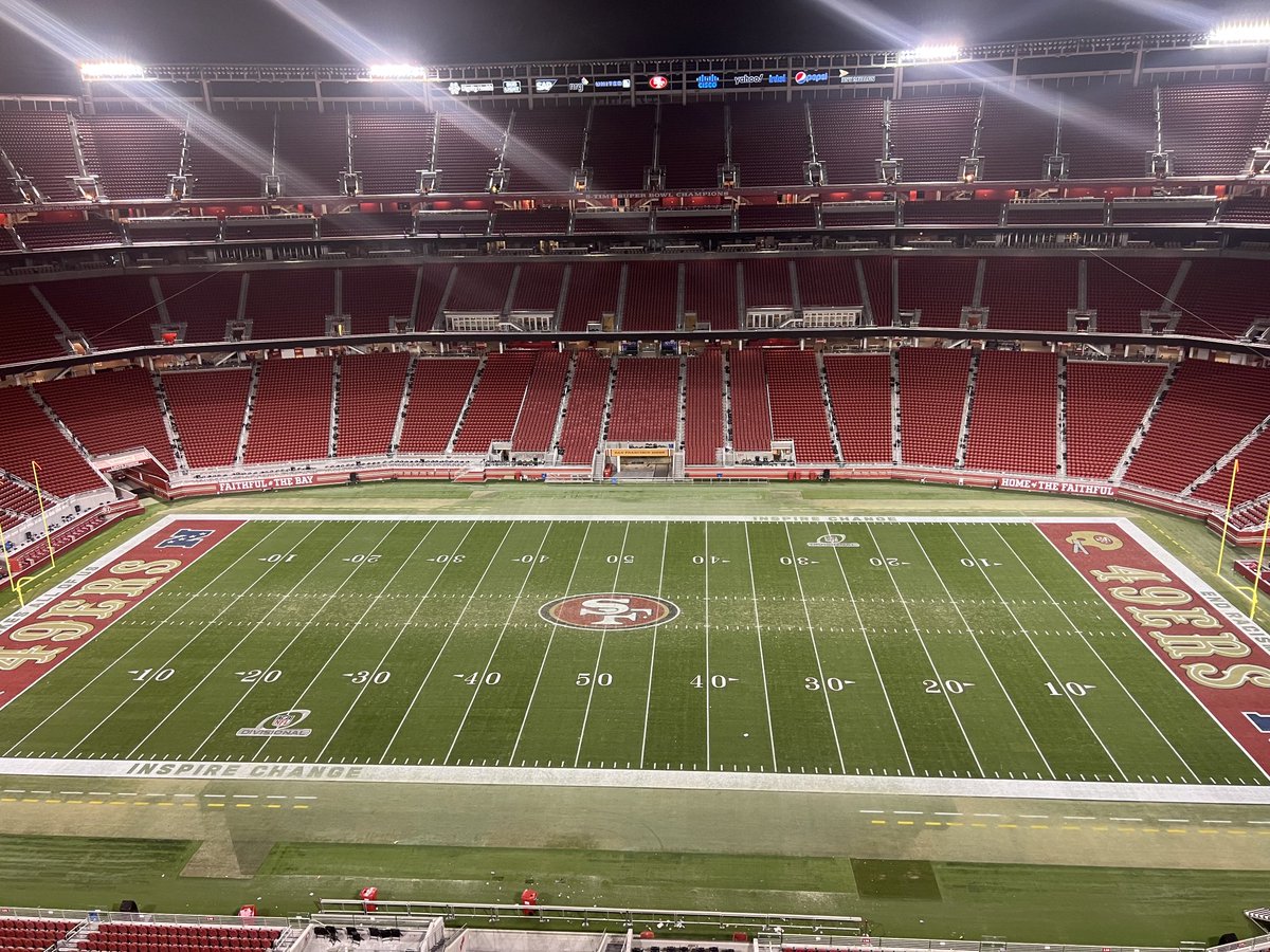 LombardiHimself's tweet photo. So long for now… the 49ers have played their last game of the season here https://t.co/Dk41dv7Rsu