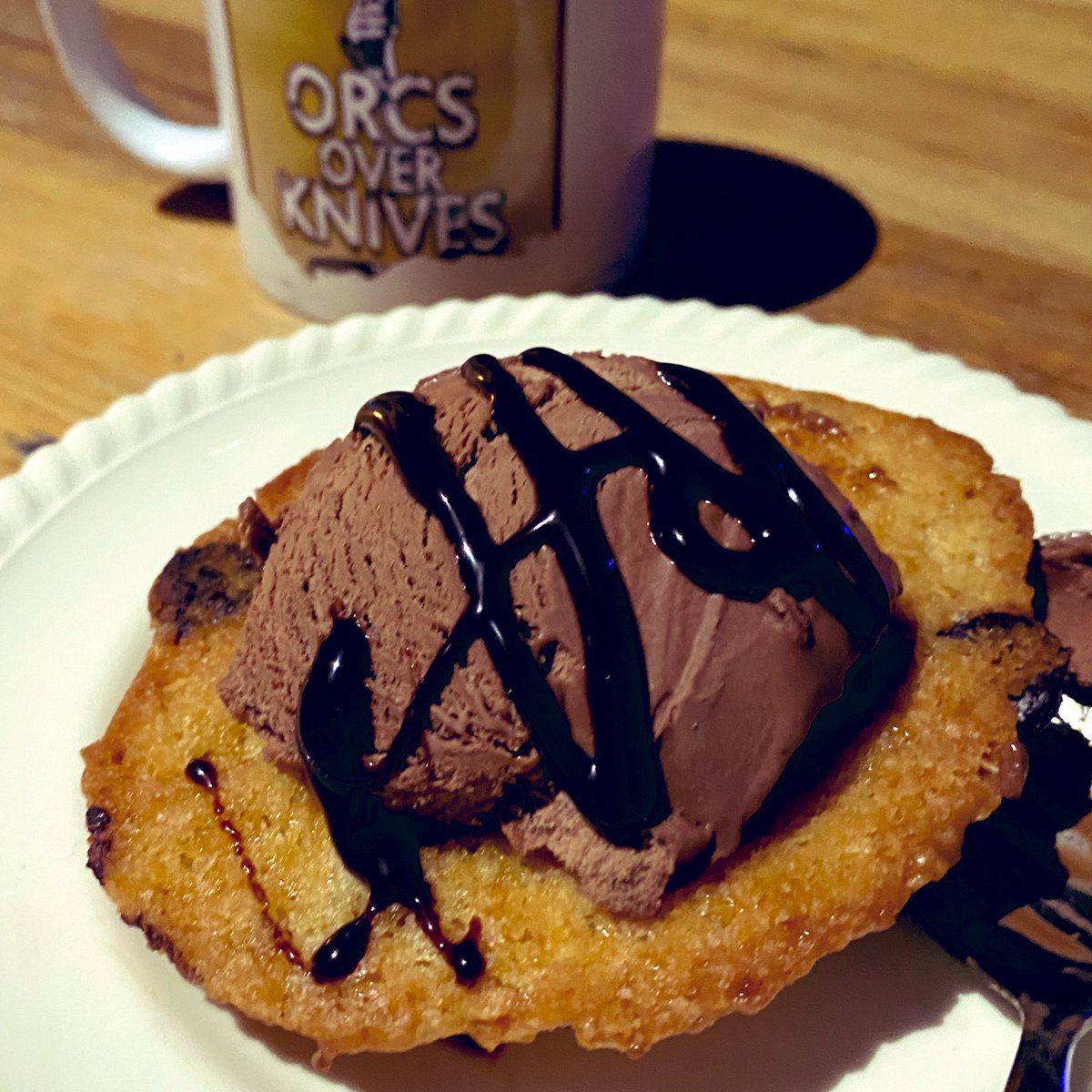 TasVegan's tweet photo. Forgot about this cos I was so tired but got home from work the other night and my grrl made me homemade choc chip cookie and chocolate ice cream like it’s just a normal thing. Is this normal? Is everyone living like this?
Don’t make me go all #blessed over here!
#vegan #tasvegan https://t.co/eaikDn5lRE