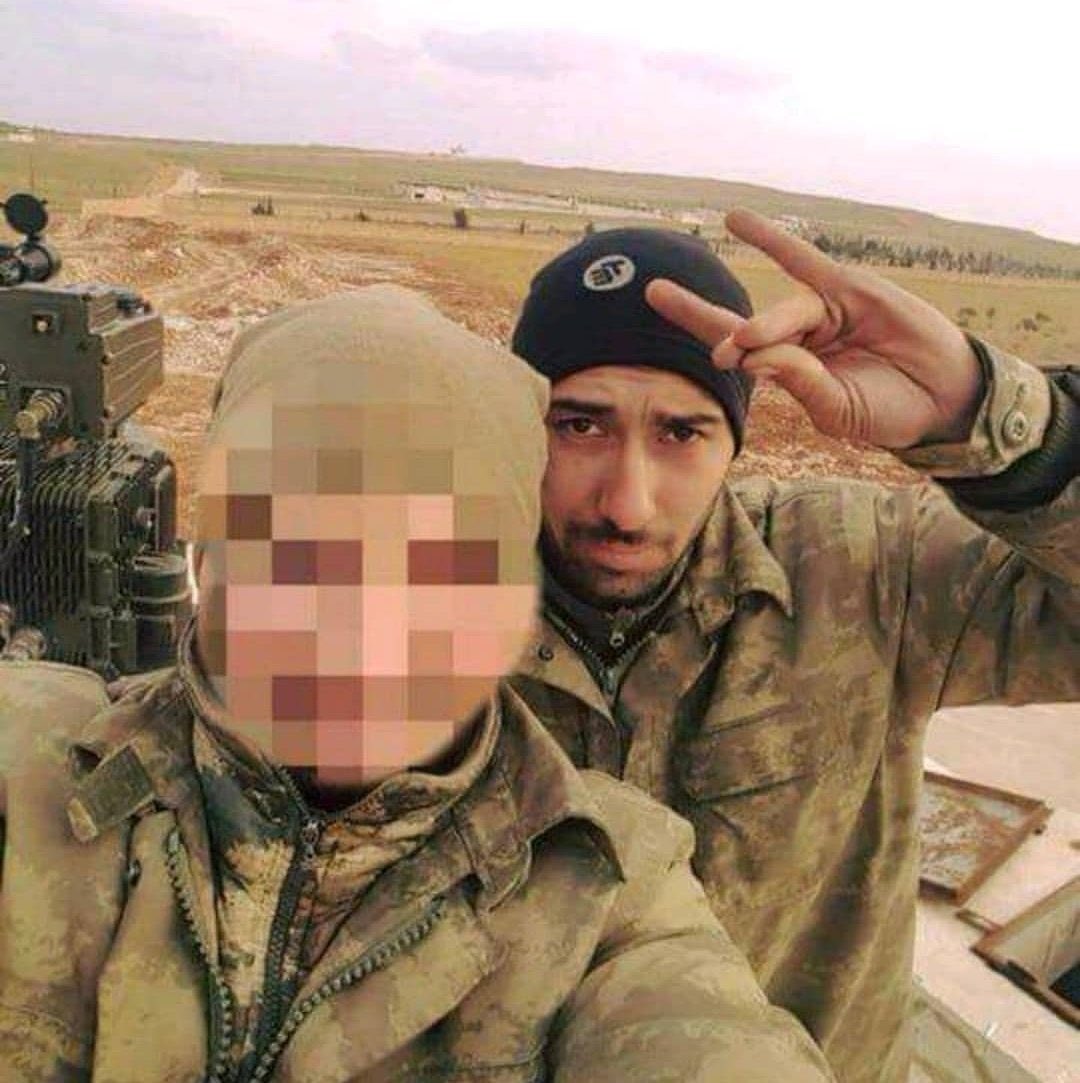 Zeytin Dalı Harekâtı'nda 23 Ocak 2018'de kahramanca şehit olan Oğuz Kaan Usta ve Mehmet Muratdağı'nı rahmetle anıyoruz.
Ruhunuz şad olsun!