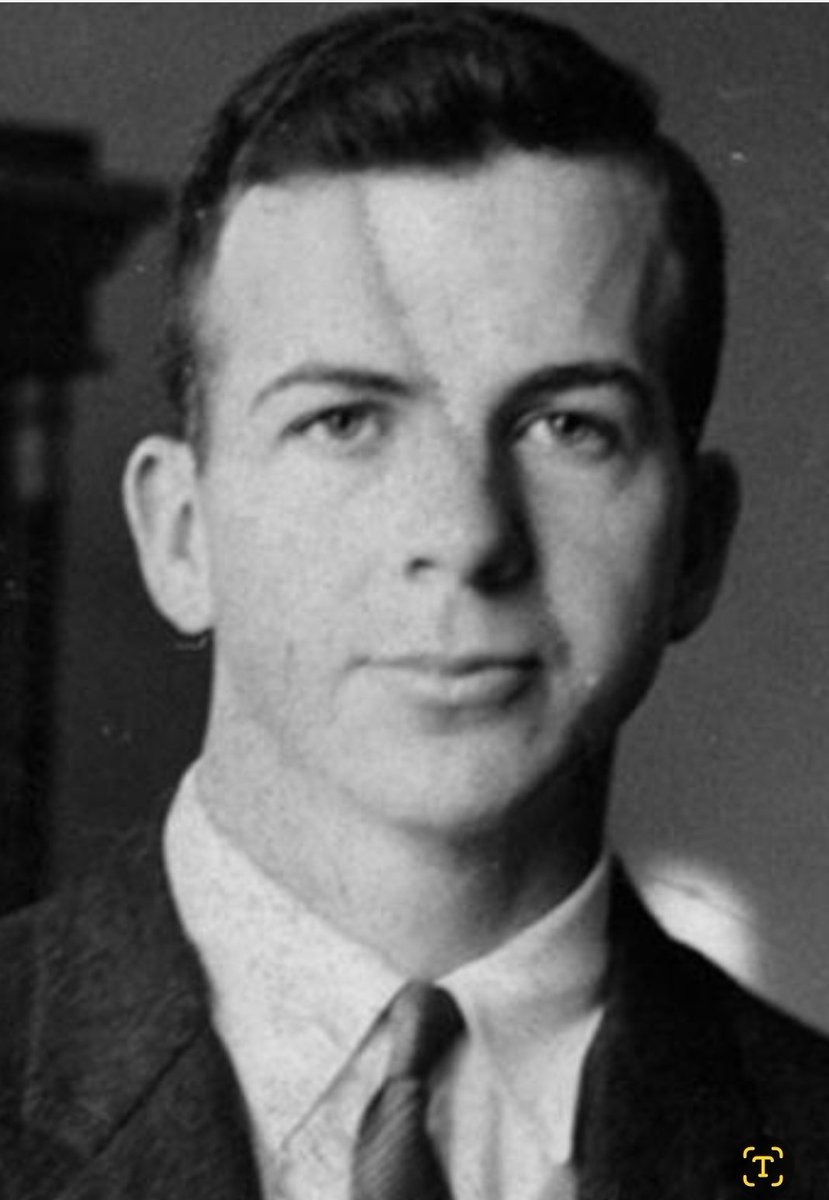 packers_access's tweet photo. I'm not saying Brock Purdy was involved with the assassination of JFK....I'm just saying you've never seen him in the same room with Lee Harvey Oswald🤔 https://t.co/A6JRgy9aNN