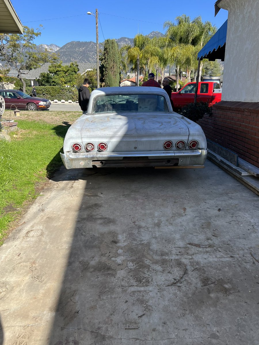 _OmarAGonzalez's tweet photo. Moved my 64 SS today, looking for somebody to prep &amp; paint it, been stored for 15yrs 😁
shoot me some contacts if you got a paint guy. #SSChevy https://t.co/MMY6qXNDHb