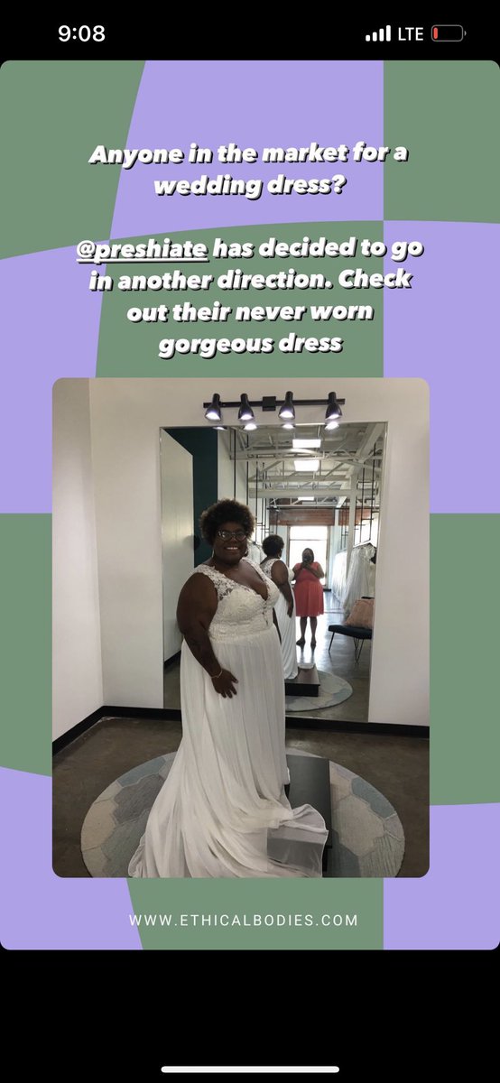preshiate's tweet photo. do you know anyone looking for a wedding dress? ya girl is desperate to sell the one I originally bought. 
Pls RT ✨ https://t.co/8NXikYswyh
