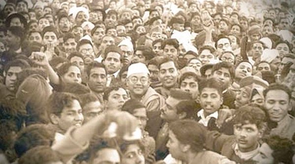 IndiaHistorypic's tweet image. 1938 :: Mammoth Crowd Welcomes Netaji Subhas Chandra Bose In Indian City of Lahore