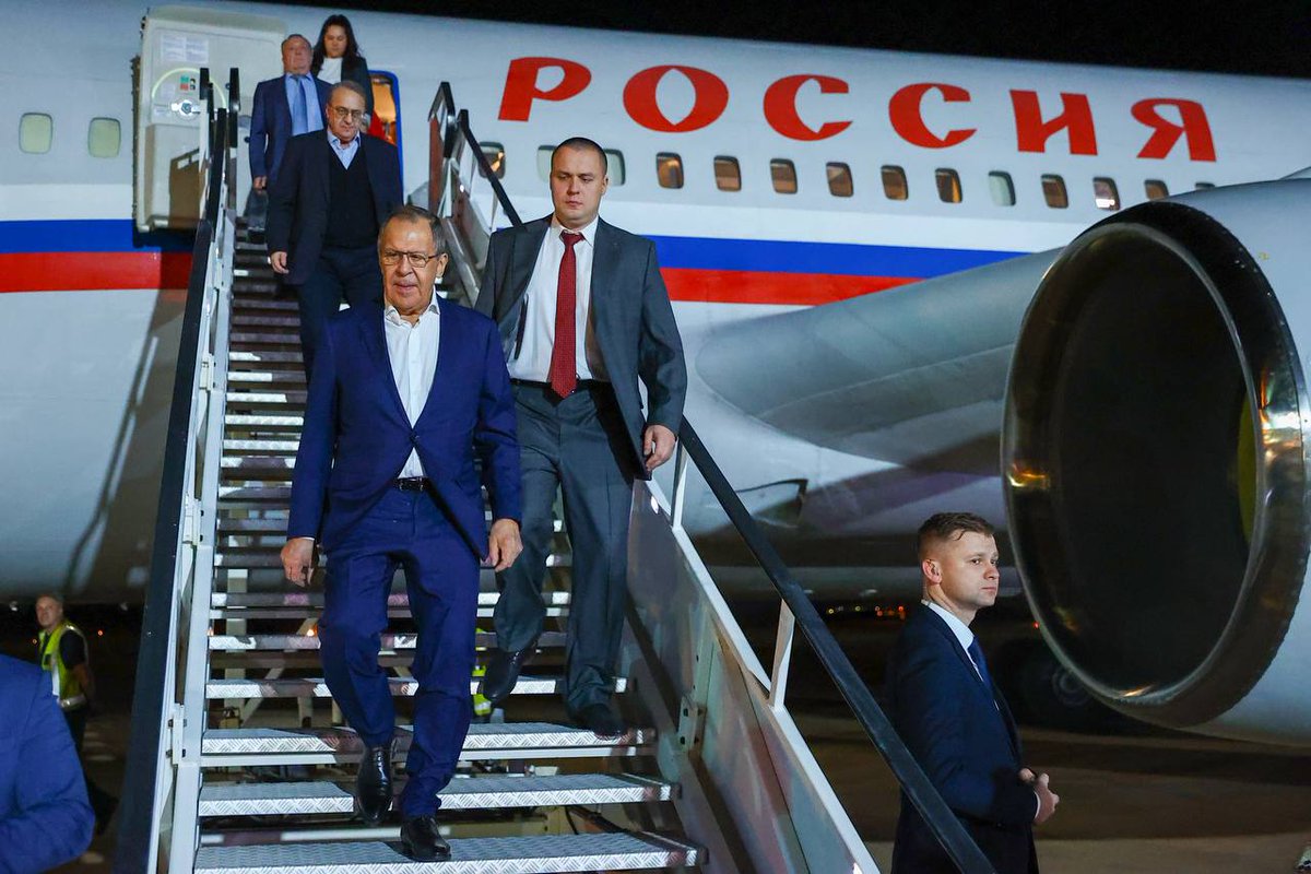🇷🇺🇿🇦 Russia's Foreign Minister Sergey Lavrov arrives in Pretoria, South Africa.

Here his visit to South Africa and a broader African tour begin.

#RussiaAfrica