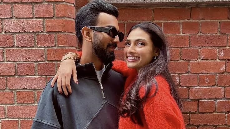 Ajay Devgn (@ajaydevgn) on Twitter photo Congratulations to my dear friends <a href="/SunielVShetty/">Suniel Shetty</a> & #ManaShetty for their daughter <a href="/theathiyashetty/">Athiya Shetty</a>’s marriage to <a href="/klrahul/">K L Rahul</a>. Here’s wishing the young couple a blissful married life. And, Anna, here’s a special shout-out to you on this auspicious occasion.
❤️ Ajay Congratulations to my dear friends <a href="/SunielVShetty/">Suniel Shetty</a> & #ManaShetty for their daughter <a href="/theathiyashetty/">Athiya Shetty</a>’s marriage to <a href="/klrahul/">K L Rahul</a>. Here’s wishing the young couple a blissful married life. And, Anna, here’s a special shout-out to you on this auspicious occasion.
❤️ Ajay