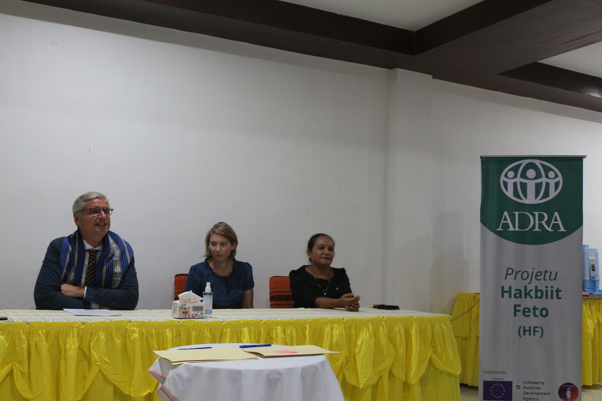 EU_TimorLeste's tweet photo. Through the #HakbiitFeto Project with 
@ADRATimorLeste and @Rede_Feto_tl, 4 local #civilsociety organisations are receiving small grants to provide #basicnumeracy and #businessliteracy training and hope that #Timorese women empowered through their engagement in society &amp; economy! https://t.co/hoIADvT8Fk