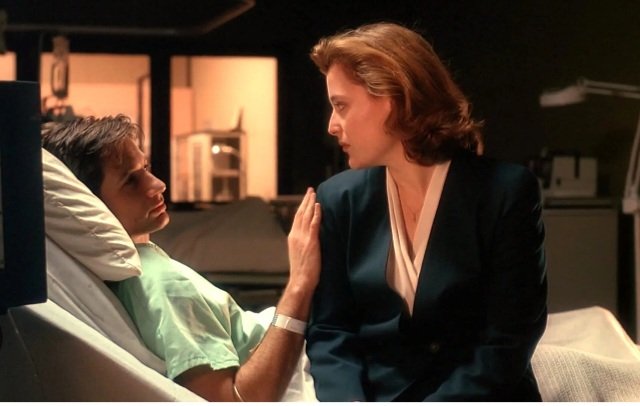 Marleydawn1's tweet photo. π Tonight's episode is "Beyond the Sea" #Scullys love for #Mulder shows so strong in this one #XFiles #MSR #Soulmates #MulderAndScully #Love #Partners #Friends #BabyMulder #BabyScully #DavidDuchovny #GillianAnderson β€οΈ 1993-Forever https://t.co/LXbhFuR8cK