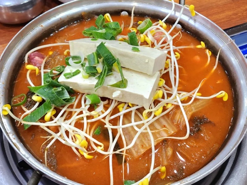 #순천여행 #순천맛집 #김치찌개
#꽃게장 #간장게장 다 맛있는
#순천만국가정원맛집 박구윤회관 

m.blog.naver.com/ds4cdl/2229872…
