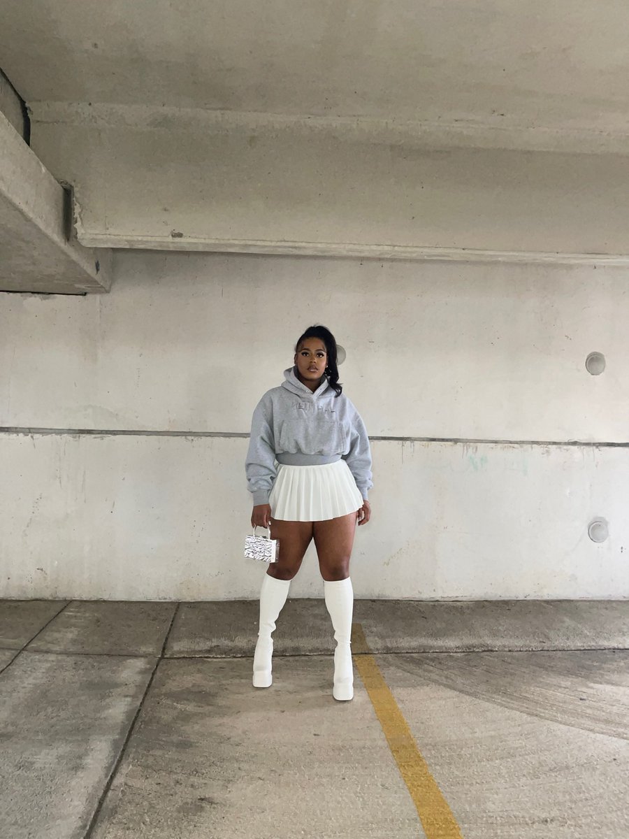 ebstyles_'s tweet photo. life sized bratz doll 🤍 https://t.co/5q5dBerxMg