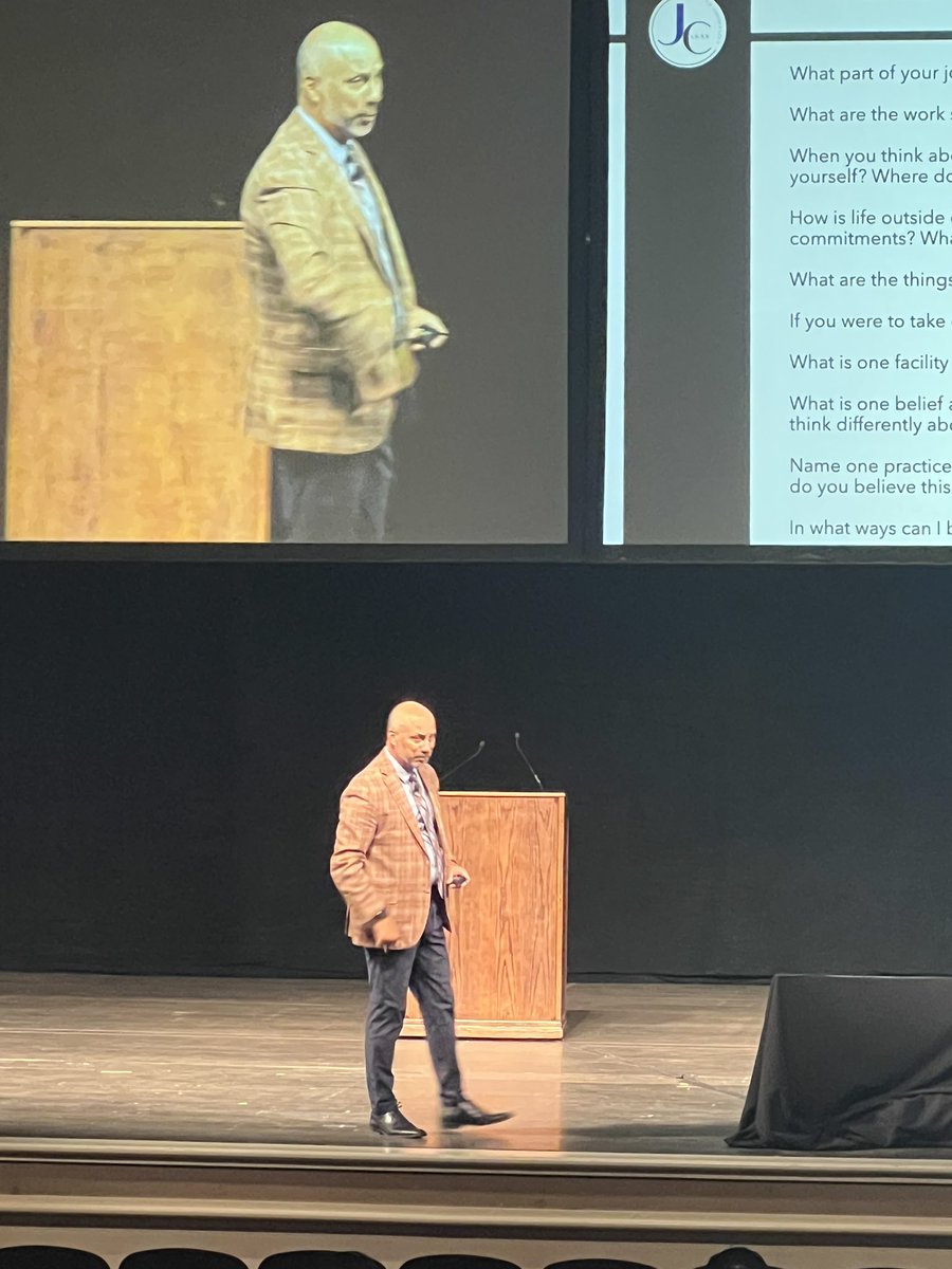 MMThomas2012's tweet image. Phenomenal keynote speaker regarding #Recalibration. Best advice I have ever received involved shifting my way of thinking to be more positive. Thank you @casas_jimmy for the reminder!! #GAELSTRONG