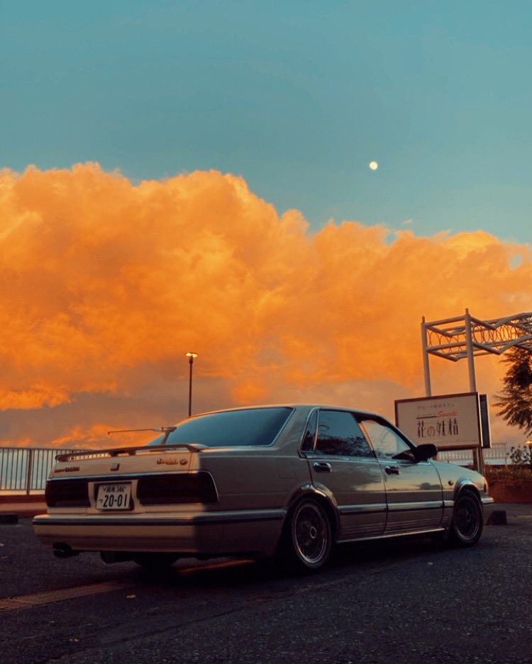 svx__2001's tweet photo. #atami #atamicastle #y31 #y31gloria #gloria #nissan #Perlwhite #oldcar #turbo https://t.co/0pceBfQAkv