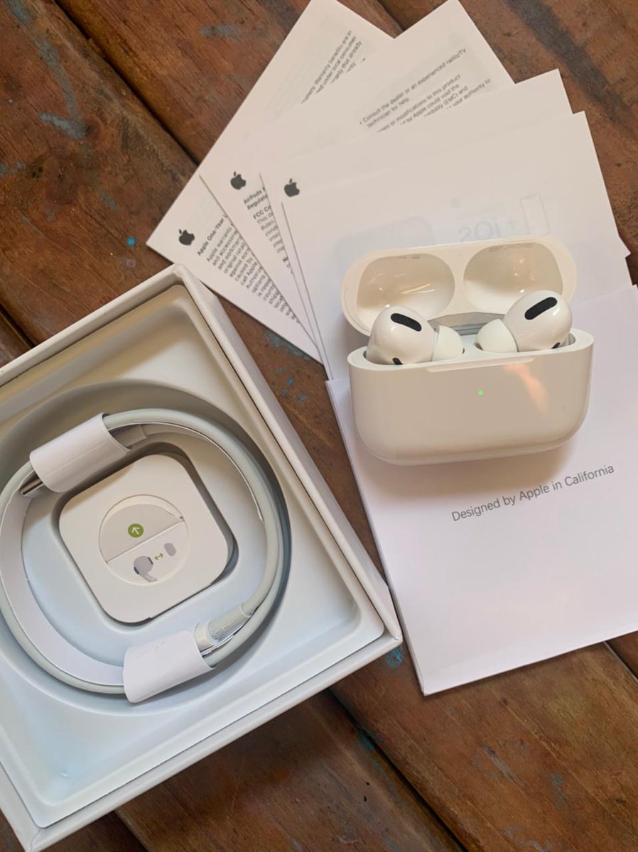 Eitamichelle's tweet photo. VENDO AIRPODS PRO (NOVO, PRONTA ENTREGA) 

Mais de 24h de áudio 
Rastreador (Buscar iPhone) 

Itens Inclusos:
1 Fone AirPods Pro;
1 Cabo lightning tipo C.

Parcelamento no cartão de 12 x
Entrega via motoboy.

Entre em contato pra saber mais 985177020 https://t.co/LRcxXTbkHM