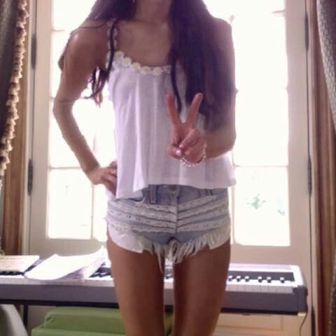 taytumelise's tweet photo. @ur_localswiftie @ItzErin8 i was on the other side of 2014 tumblr lmao but yessss #bringback2014 https://t.co/Asj0B6qE68