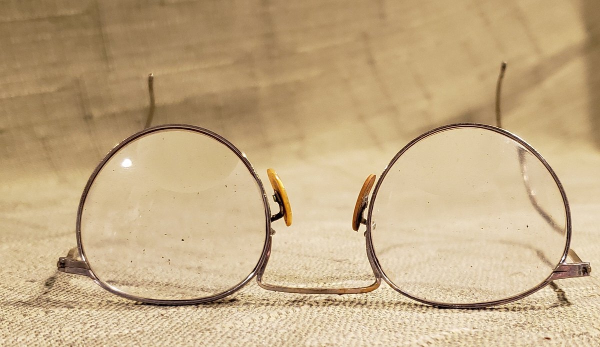 atticesoterica's tweet photo. Vintage Antique Wire Rim Bifocal Eye Glasses With Original Case With Hinged Lid And Tru-Site Lenses https://t.co/K0Y6bcVUxe #AtticEsoterica #Collectibles #Antiques #Vintage #Etsy #BestOffer #Curios #Bifocal https://t.co/H1h0kXQxBF