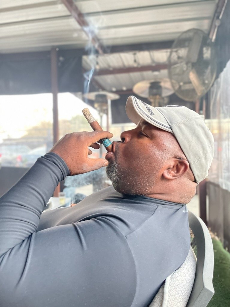 bigart32's tweet photo. Enjoying a great game and a good cigar. Life is good. Congrats to all you Chiefs and 49ers fan. Should be two great Championship games. #NFLPlayoffs2022 https://t.co/WUaz415Y9z