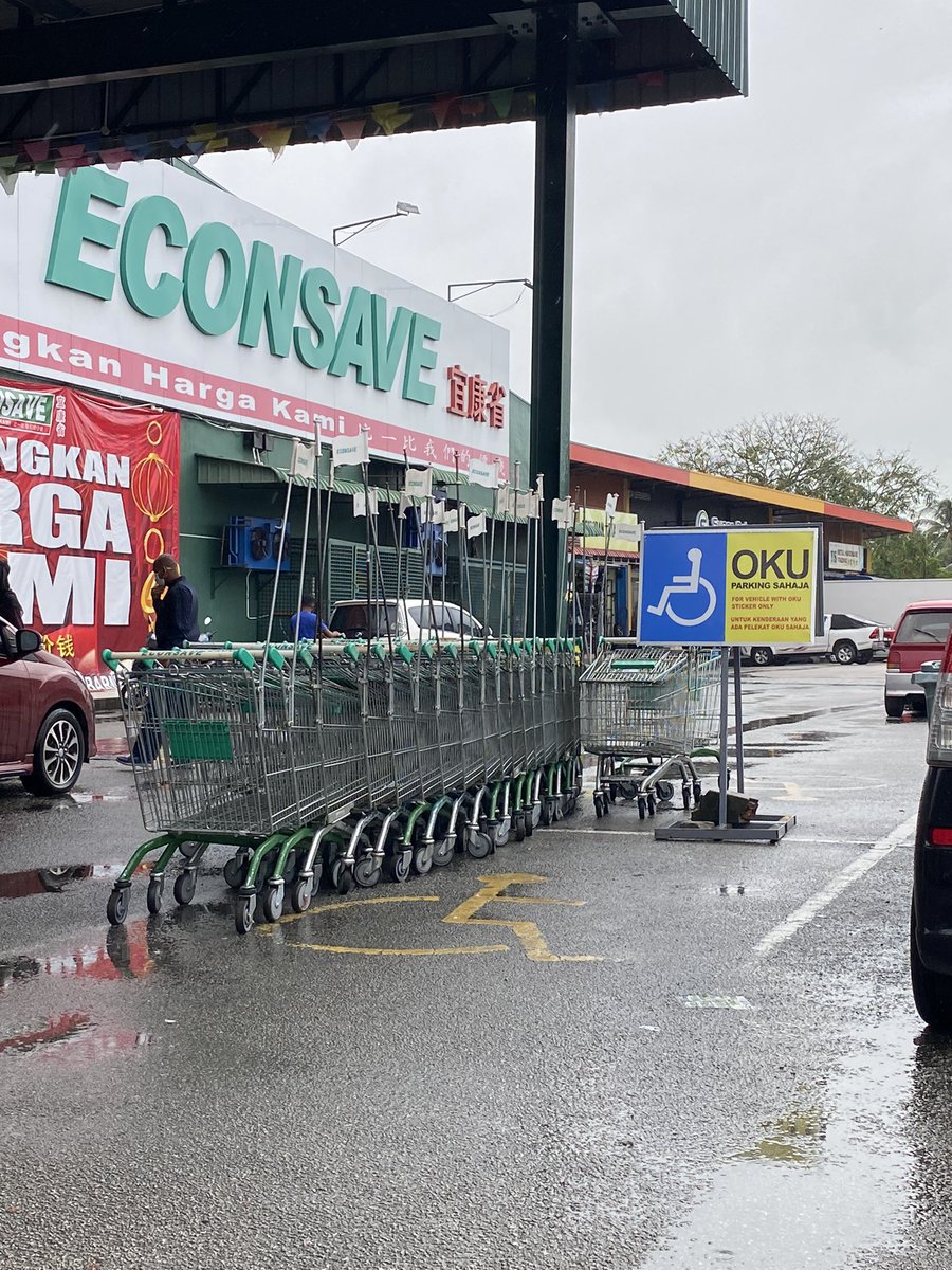 アクラ・ウズマ tweet media