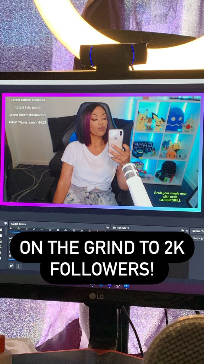 In the road to 2k followers over on twitch! 💟 

m.twitch.tv/xoxogossipgrill