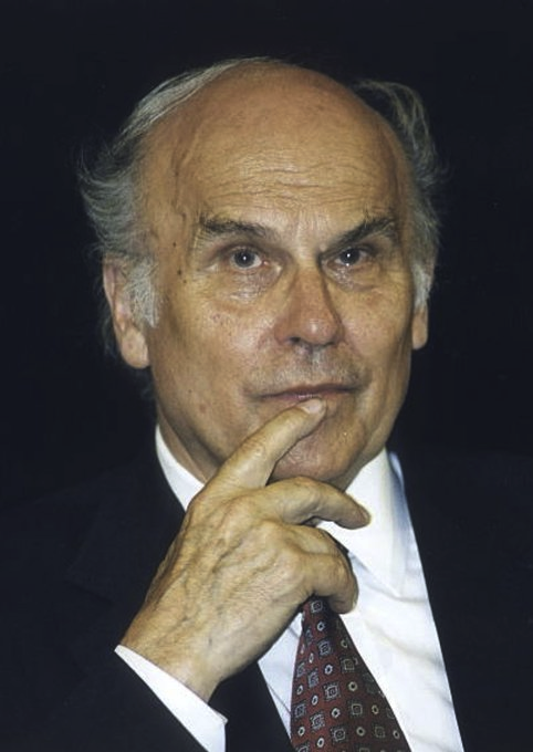 _David_Senabre_'s tweet photo. #Efemérides #TalDíaComoHoy #OnthisDay #DOTD #Writer #Pensamiento #Periodismo #RyszardKapuscinski

Hilo de 18 tweets.

2007.

Hoy, 23 de enero, falleció RYSZARD KAPUŚCIŃSKI (n. 1932), periodista y escritor polaco. https://t.co/Gaagi4wf6M