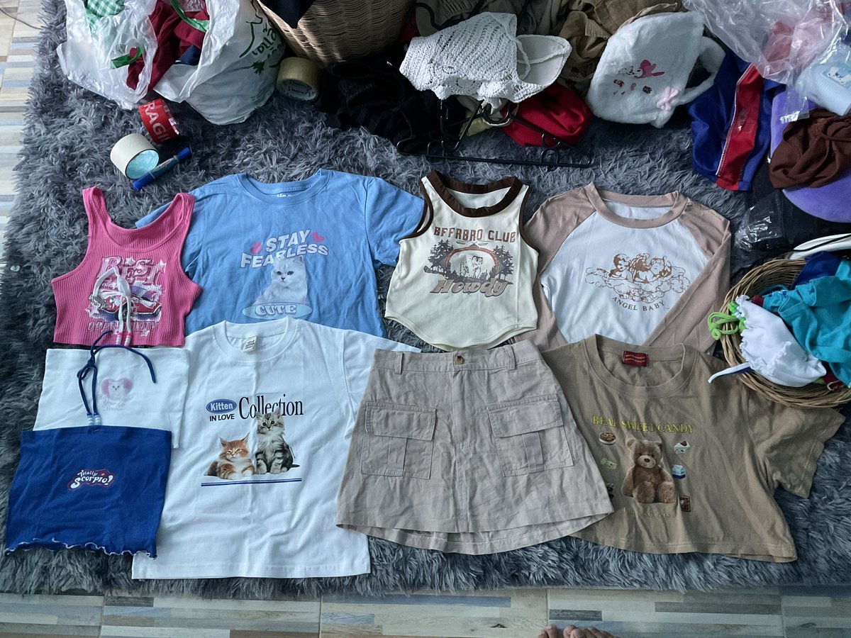 Shopby_chanya's tweet photo. โล๊ะงับ มีเยอะมาก 
เสื้อผ้า กระเป๋า รองเท้า
- อาจจะไลฟ์ใน TT นะคะ เล่นทวิตไม่ค่อยเป็น
(TikTok : RN_shop )
#โล๊ะตู้เสื้อผ้ามือสอง #ส่งต่อเสื้อผ้ามือสอง #ส่งต่อเสื้อผ้ามือสอง #ส่งต่อกระเป๋า #โล้ะตู้เสื้อผ้า https://t.co/ydiN3uzlrN