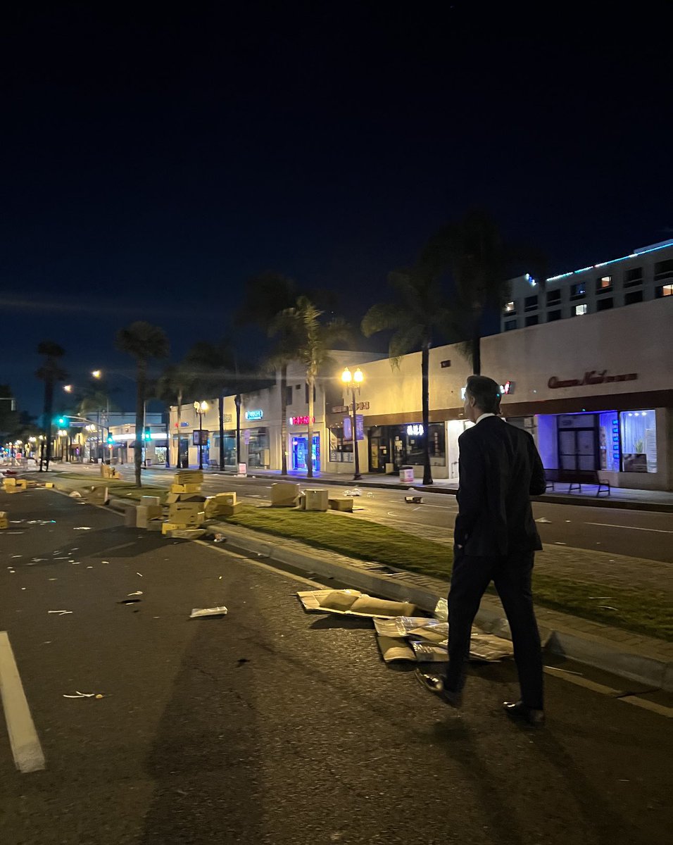 Gavin Newsom tweet media