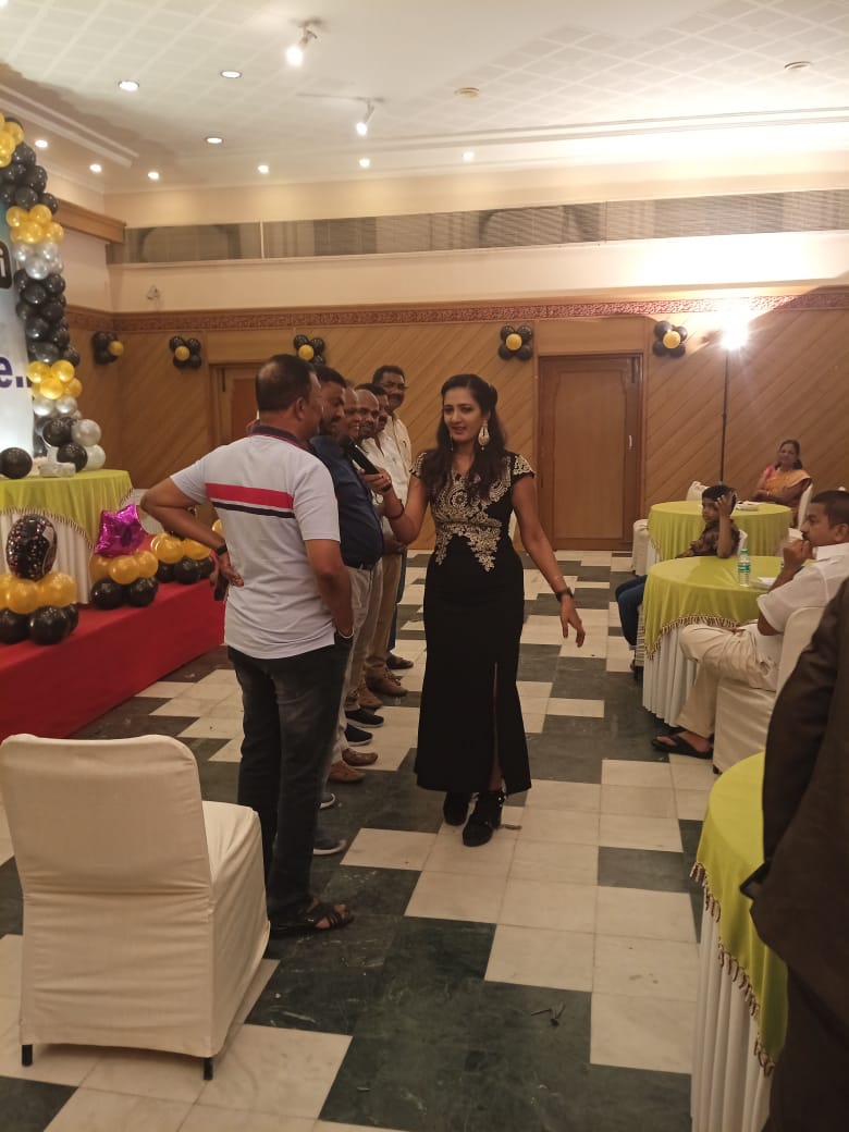 Pr_sudharshan's tweet image. #locationshoot #Eventmode Its happy to wish #Actress #Model Anu on location for #Event in Namakal  recently successful completion of the day #trending #jezz_media_creations #jezzmediacreations 

#casting #castingsudharshan #movies #ads #jezzmediacreations #jezz_media_creations