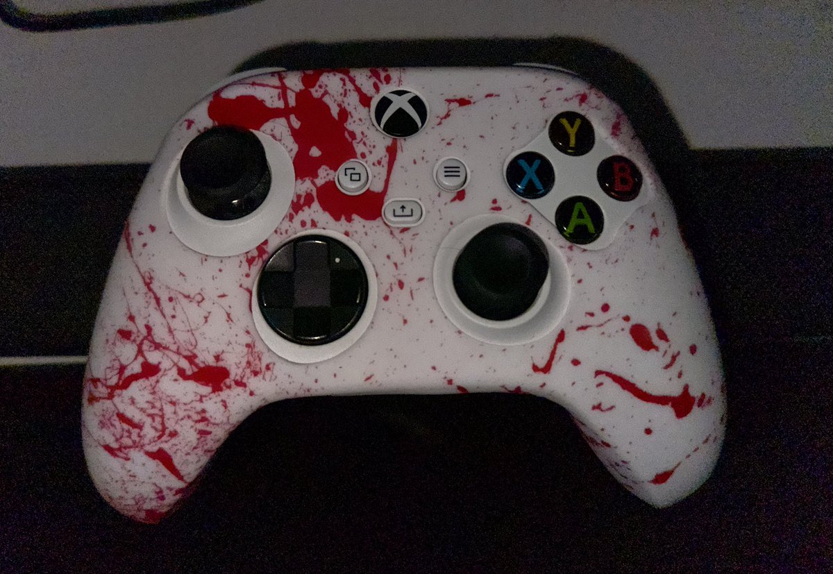 Got my new controller skin from @VGFGamers and absolutely love it. Can’t wait to receive my matching Series X skin. #xbox #XboxGamePass #vgfgamers #controllerskin #developerlife