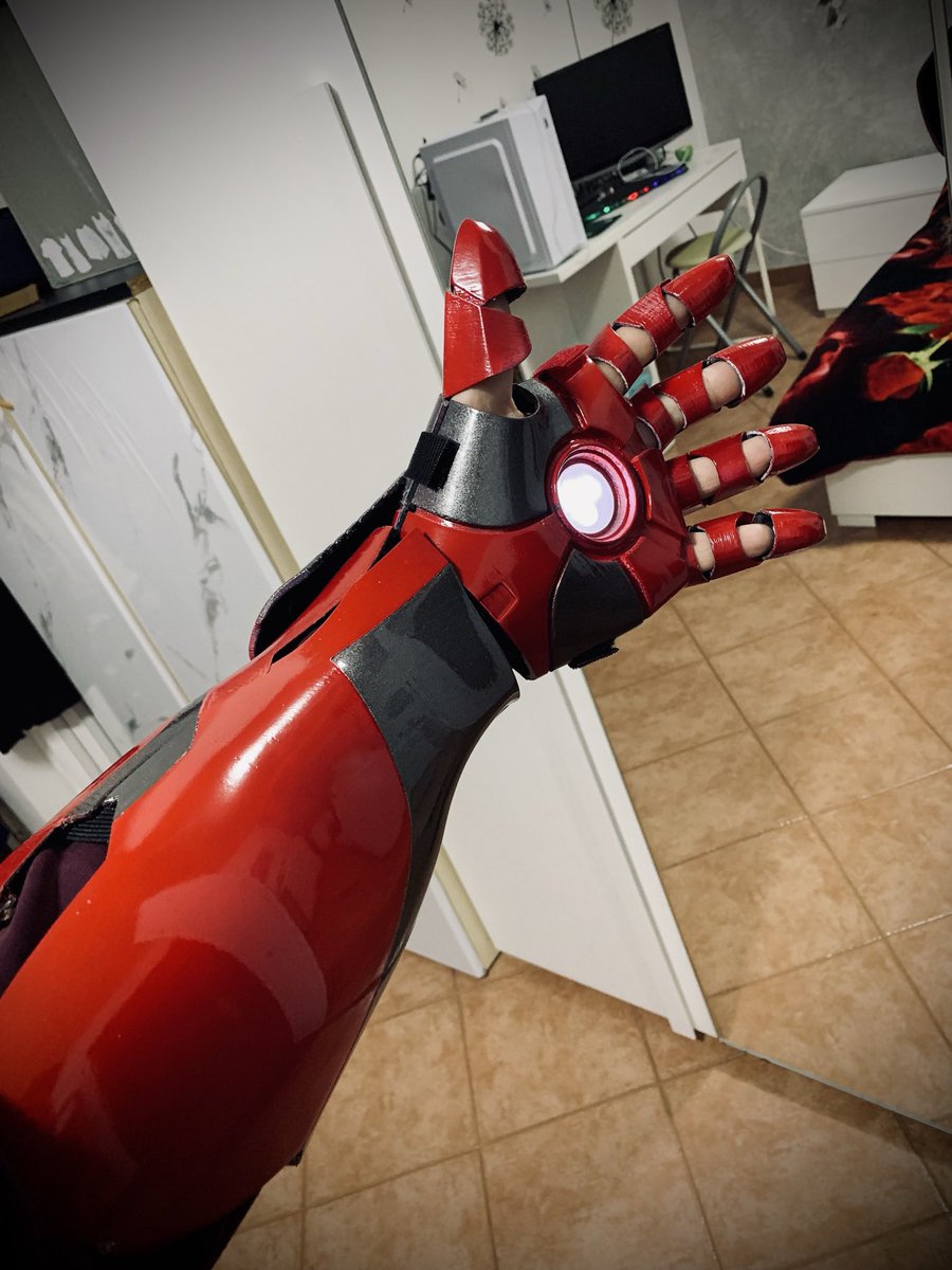em3dlab's tweet photo. Don't forget who I am...
~~~
#ironman #ironmanedit #ironmansuit #ironmancosplay #avengers #avengersendgame #avengersassemble #marvel #marvelcomics #marveluniverse #marvelstudios #marveledit #cosplay #cosplaying #cosplayer #tonystark #stark #hand #arm #armor #mark85 #propmaking https://t.co/95fl2GkdHe