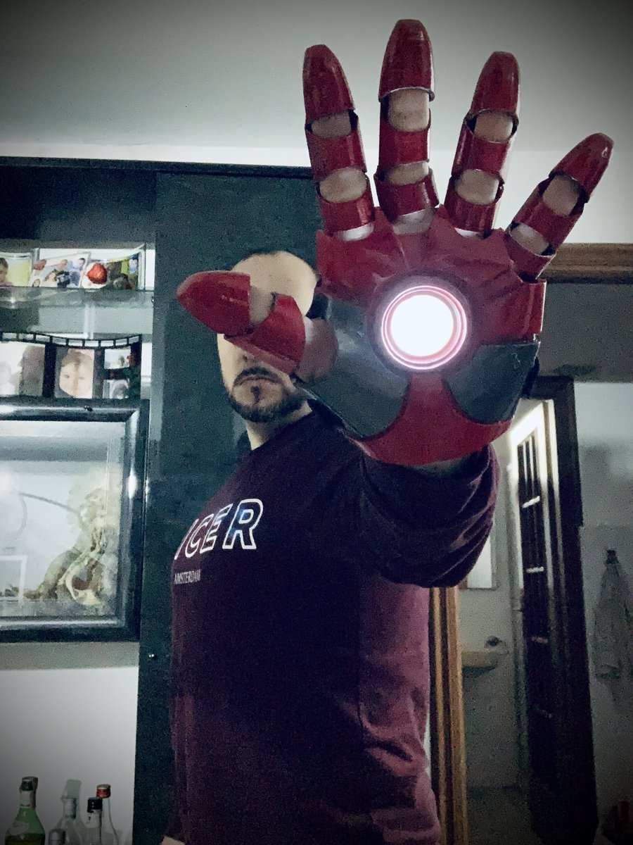 em3dlab's tweet photo. Don't forget who I am...
~~~
#ironman #ironmanedit #ironmansuit #ironmancosplay #avengers #avengersendgame #avengersassemble #marvel #marvelcomics #marveluniverse #marvelstudios #marveledit #cosplay #cosplaying #cosplayer #tonystark #stark #hand #arm #armor #mark85 #propmaking https://t.co/95fl2GkdHe