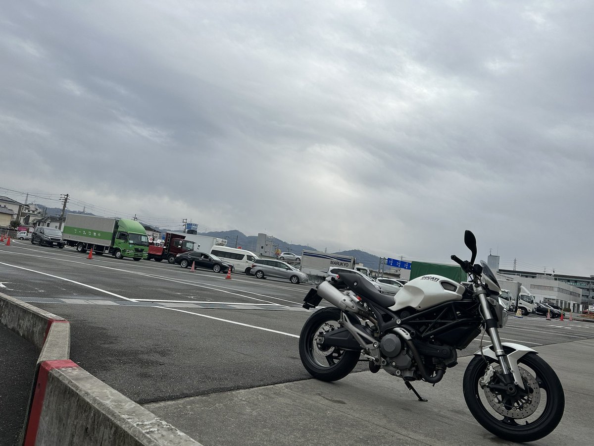bootang78's tweet photo. 久々に寝屋川で車検💨
あっという間に終了😆 https://t.co/SRcF2GIy2a
