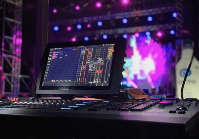 ControlObsidian's tweet image. Creative control with DyLOS is truly limitless, offering the designer an incredibly diverse tool set to support the performance with organic color compositions and animations. 

#obsidiancontrolsystems #obsidiancontrol #DyLOS