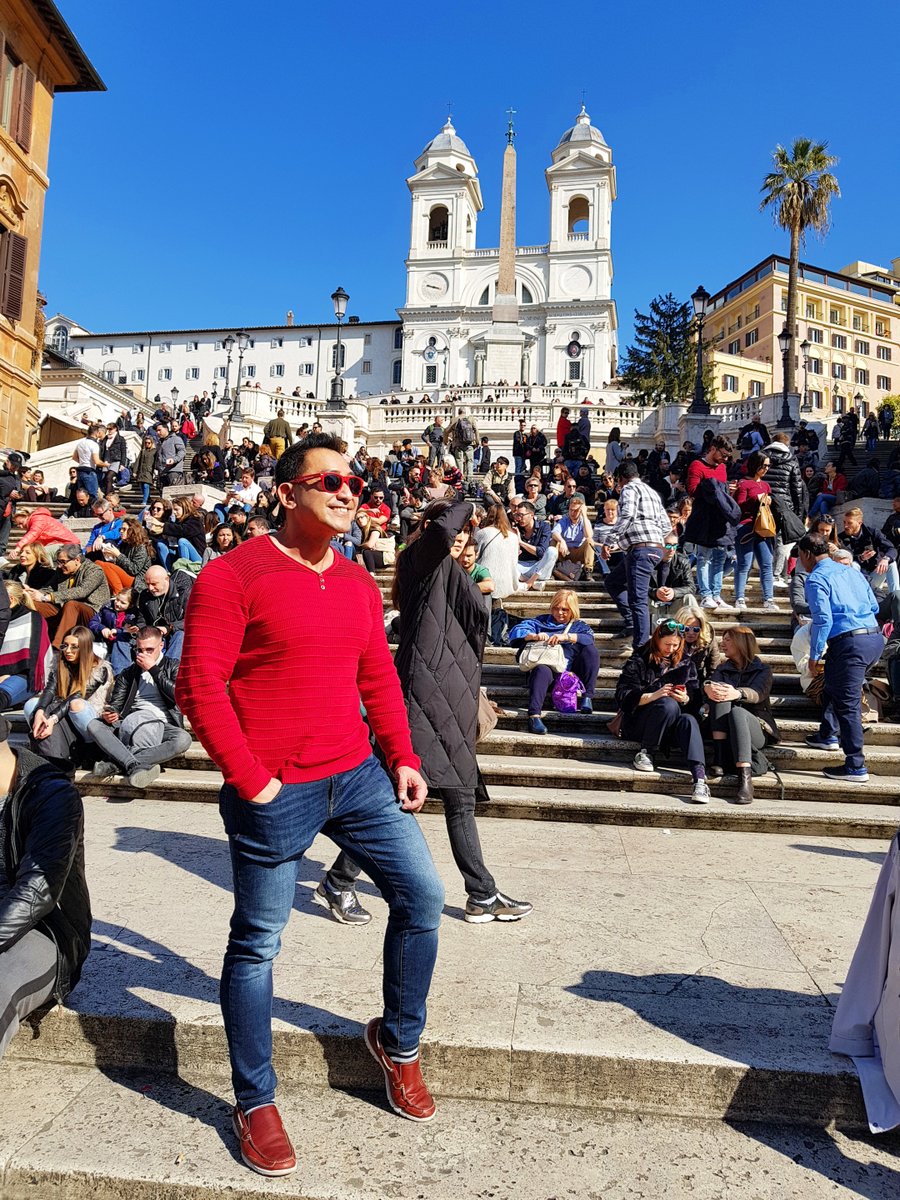 Have a bight and happy week everyone! #Rome #Italy #spanishsteps #travelwithchad