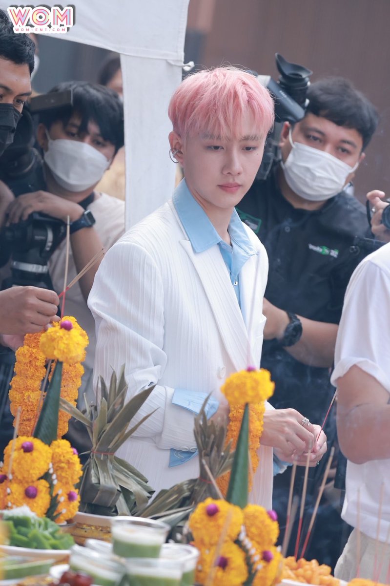 S_i_wat's tweet photo. ขอให้ซีรีย์ดังระเบิดไปเลยยยย #บวงสรวงเพื่อนผมฯ 
#พร้อมมาร์ค 
#prompayy @anotherboytj23 
#MSIWAT @Mmarksiwat https://t.co/nUbXWcr0m1