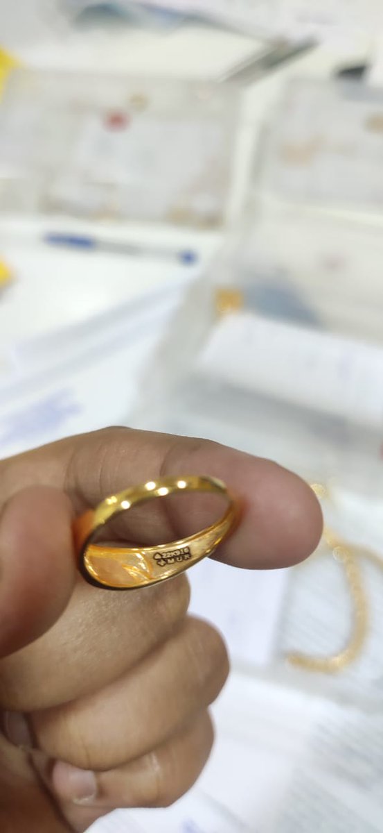 pandeyambarish's tweet image. - नकली #Hallmarking वाले गहनों की बिक्री पर @IndianStandards की सख्ती
- शिकायत/ इनपुट के आधार पर महाराष्ट्र में 6 बड़े शहरों में छापेमारी
- बिना प्रक्रिया का पालन किए हॉलमार्किंग
- नकली Hallmarking वाले 1.5 करोड़ कीमत के 2.75kg गहने सीज़ किए
#Gold 
@ZeeBusiness @MrituenjayZee