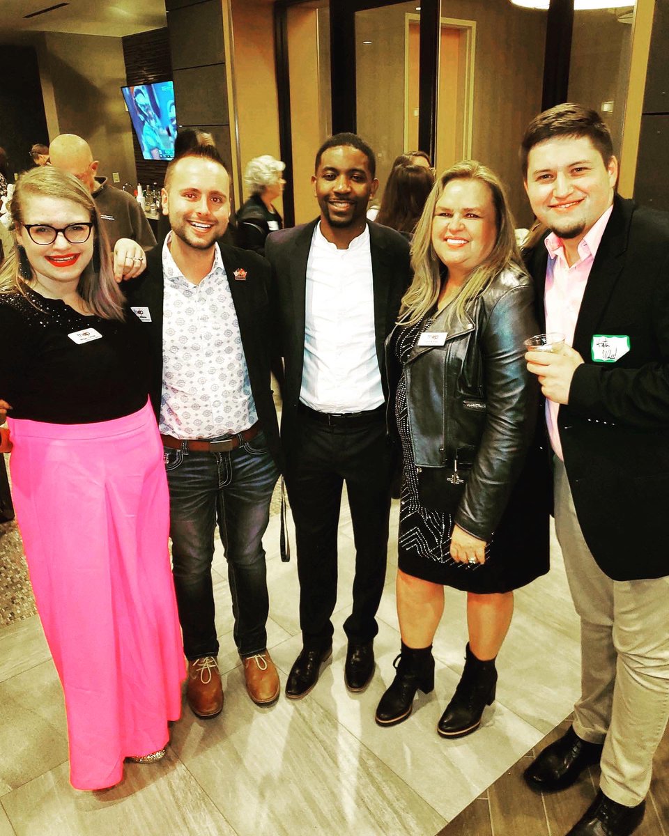 CarolAbneyTN's tweet photo. It’s always great to hang out w/ friends who work hard just because they care about people❤️

#TNChangeMakers

Congrats to all the @tndp officers elected. It’s going to be a transformative 2 years! 

Positive change is coming in Tennessee- one voter at a time. 

#TNDems #WeAreTN https://t.co/qznIs5DW94