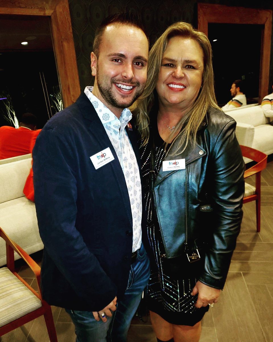 CarolAbneyTN's tweet photo. It’s always great to hang out w/ friends who work hard just because they care about people❤️

#TNChangeMakers

Congrats to all the @tndp officers elected. It’s going to be a transformative 2 years! 

Positive change is coming in Tennessee- one voter at a time. 

#TNDems #WeAreTN https://t.co/qznIs5DW94