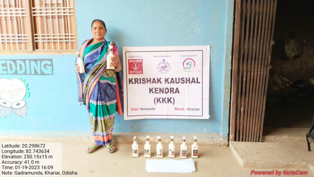 GramSamriddhi's tweet photo. #Mushroomspawn distributed among #Womenfarmers to promote them as #Mushroom Grower to ensure their #Nutrition and #Livelihood at #Komna & #Khariar Blocks under #KrishiKaushalKendra initiative of @GramSamriddhi with support of @ONGC_ @DM_Nuapada @CDAONuapada @icarindia @apovl #KVK https://t.co/v6EoE7YAP2