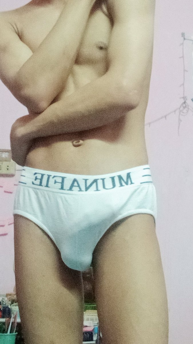 HteinLinAungHt1's tweet photo. ပုံမတင်တာကြာလိုမေ့နေမှာဆိိုးလို့😍 https://t.co/r4E1hbLwGW